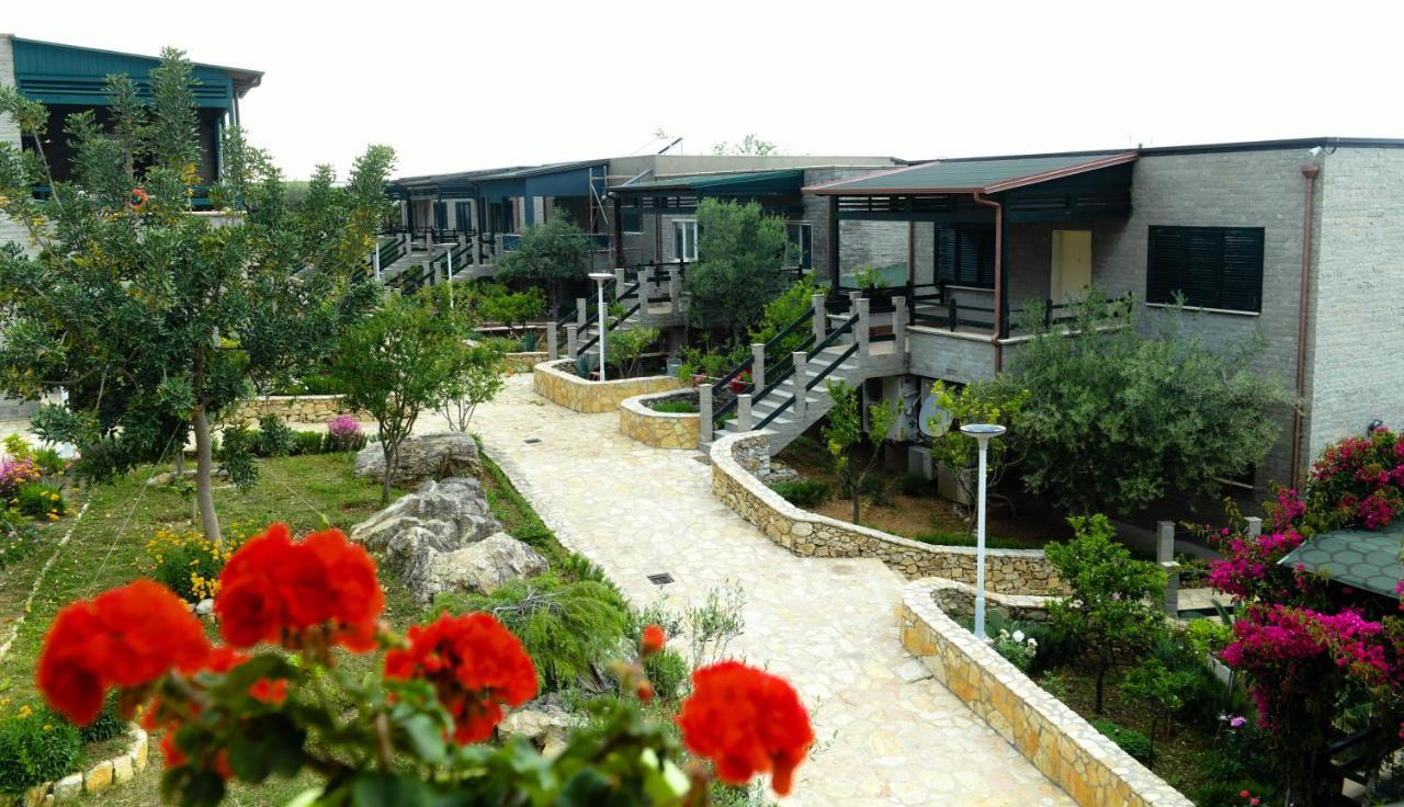 Vila Rina At Aquamarine Residence Vlorë エクステリア 写真