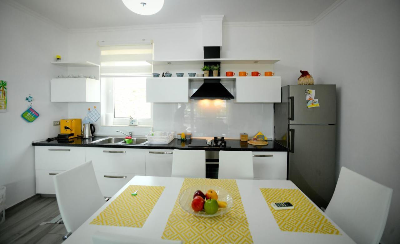 Vila Rina At Aquamarine Residence Vlorë エクステリア 写真