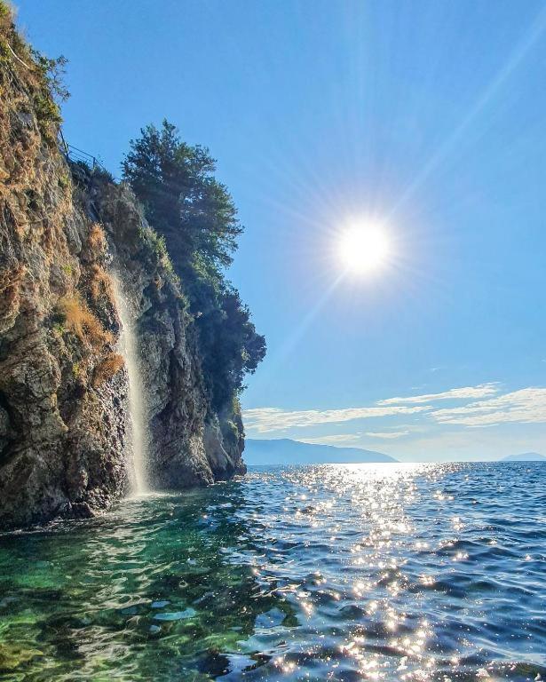 Vila Rina At Aquamarine Residence Vlorë エクステリア 写真