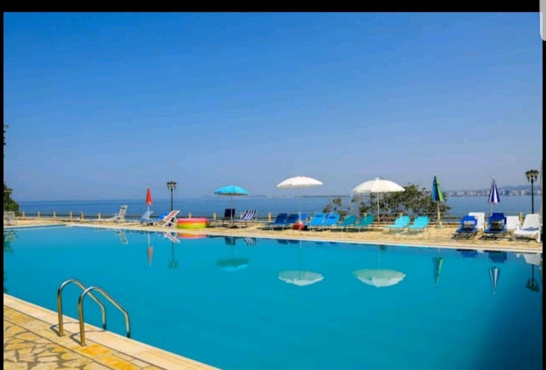 Vila Rina At Aquamarine Residence Vlorë エクステリア 写真